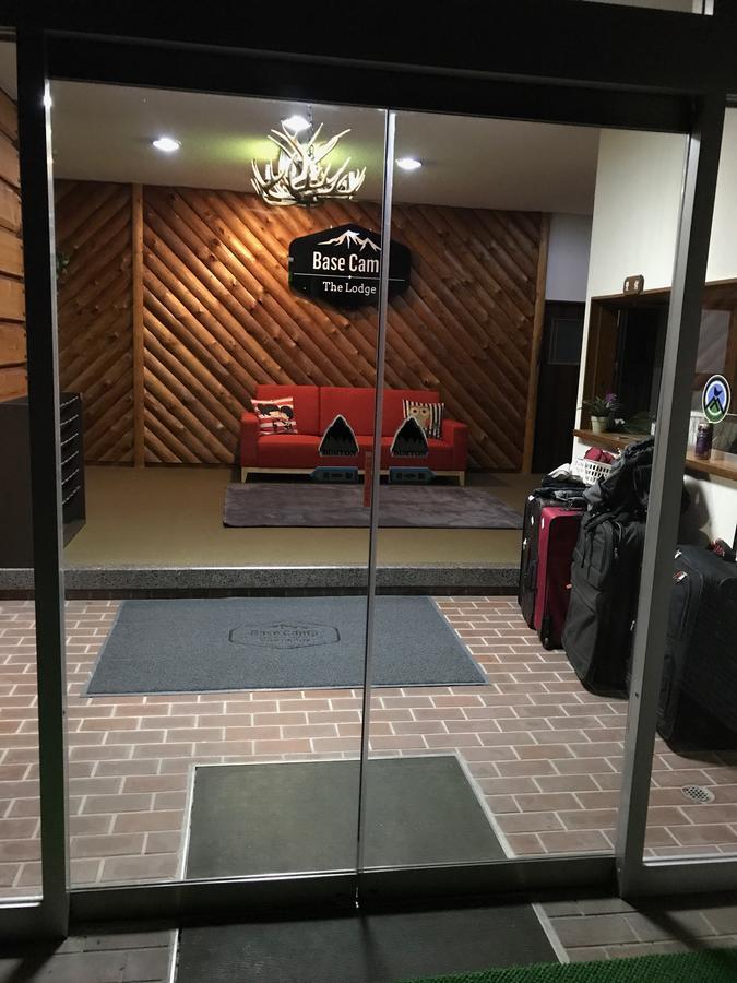 Base Camp The Lodge ميوكو المظهر الخارجي الصورة