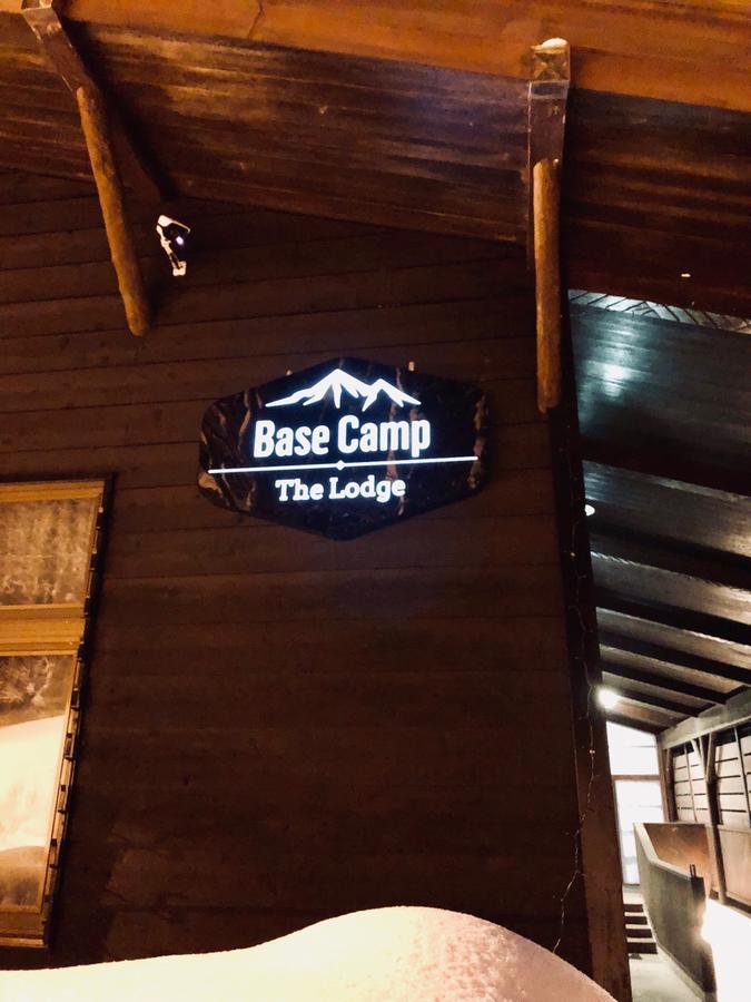 Base Camp The Lodge ميوكو المظهر الخارجي الصورة