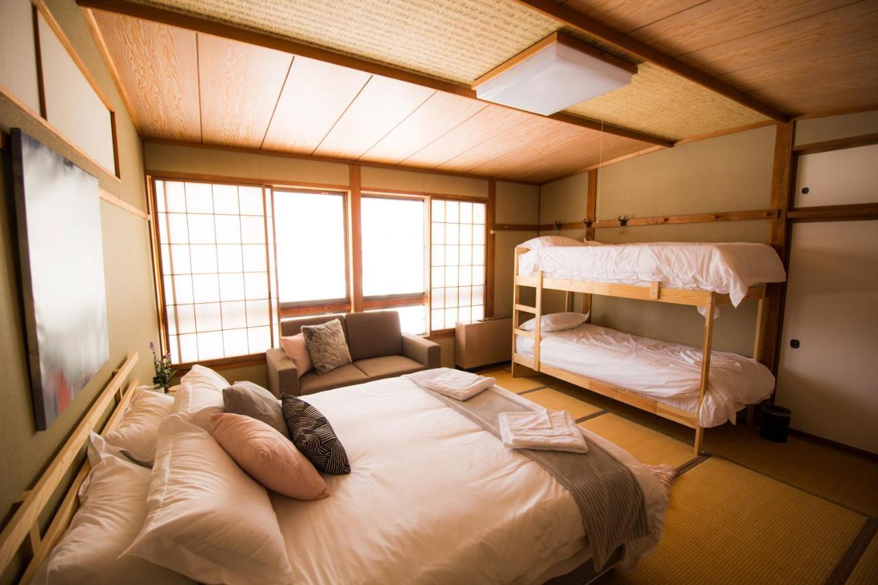 Base Camp The Lodge ميوكو المظهر الخارجي الصورة