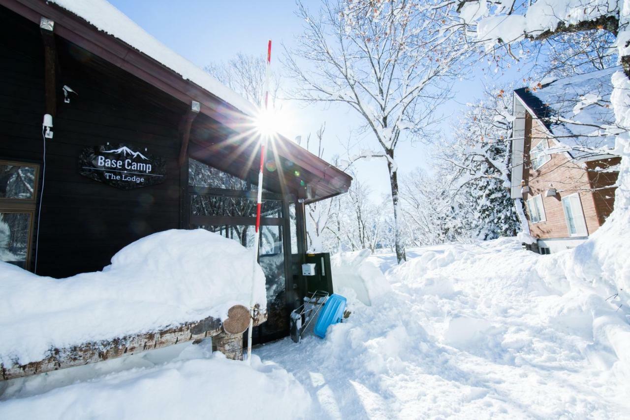 Base Camp The Lodge ميوكو المظهر الخارجي الصورة